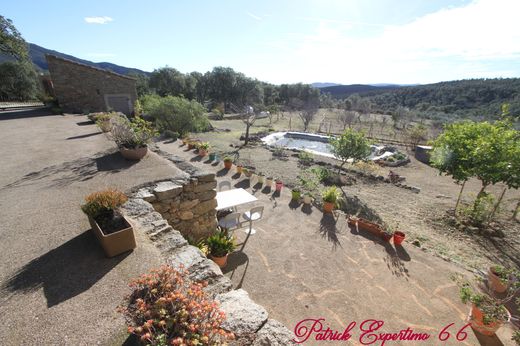 Villa a la Jonquera, Girona