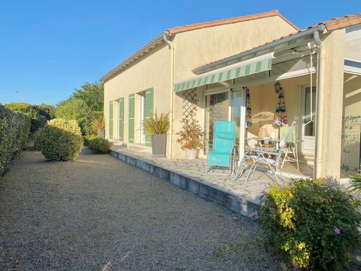 Casa de lujo en Saint-Palais-sur-Mer, Charenta Marítima