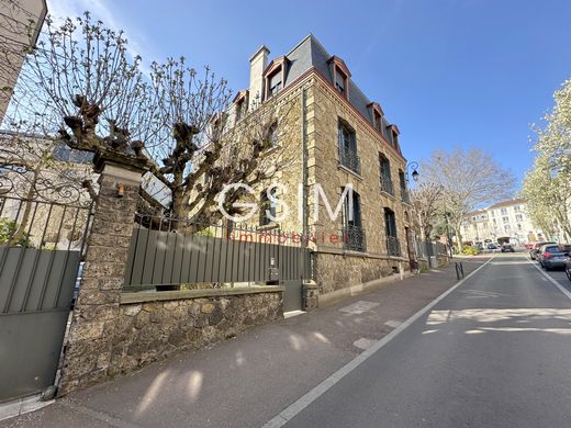 Apartment in Garches, Hauts-de-Seine