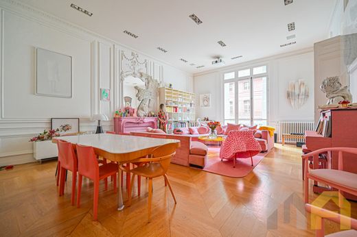 Apartment / Etagenwohnung in Champs-Elysées, Madeleine, Triangle d’or, Paris