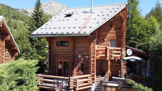 Casa di lusso a Allos, Alpi dell'Alta Provenza