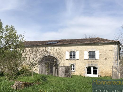 Luxury home in Criteuil-la-Magdeleine, Charente
