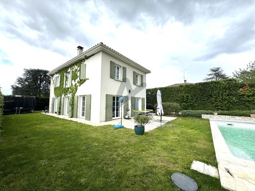 Luxe woning in Chasselay, Rhône