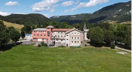 Casa di lusso a Le Chaffal, Drôme