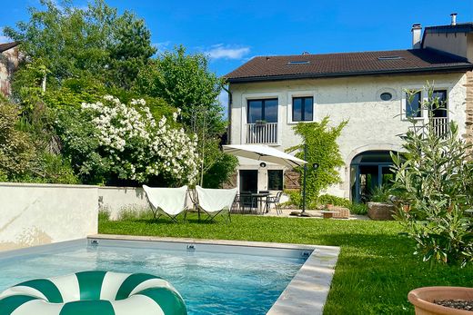 Casa de luxo - Ornex, Ain