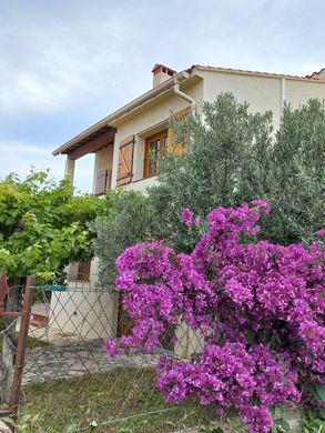 Villa in Toulouges, Pyrénées-Orientales