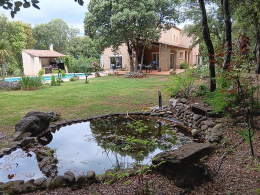 Luxury home in Forcalquier, Alpes-de-Haute-Provence