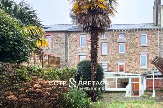 Saint-Brieuc, Côtes-d'Armorの高級住宅