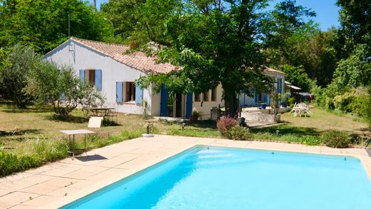 Villa in La Tour-d'Aigues, Vaucluse