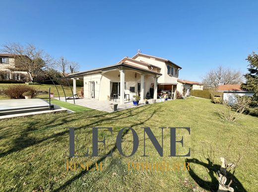 Luxe woning in Lentilly, Rhône