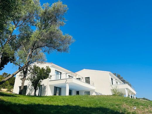 Casa di lusso a Sari-Solenzara, Corsica del Sud