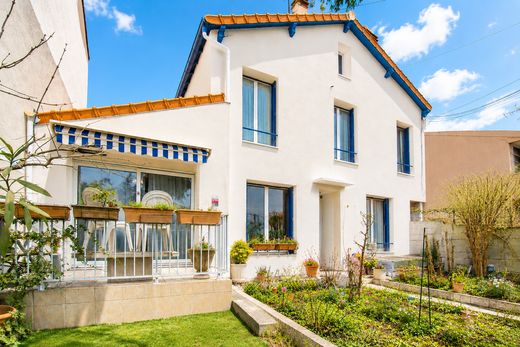 Luxus-Haus in Nanterre, Hauts-de-Seine