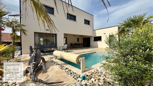 Luxury home in Saint-André-les-Vergers, Aube