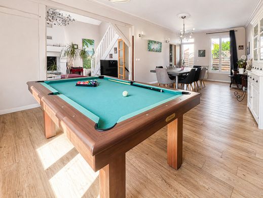 Luxury home in Nanterre, Hauts-de-Seine