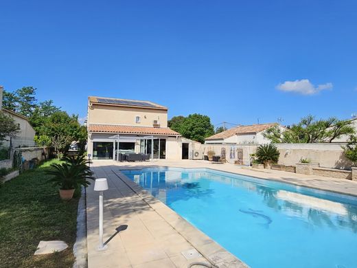 Casa di lusso a Gignac-la-Nerthe, Bocche del Rodano