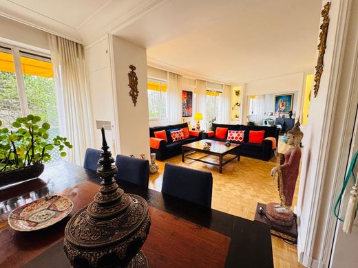 Apartment in Neuilly-sur-Seine, Hauts-de-Seine