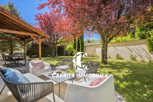 Luxury home in Genas, Rhône