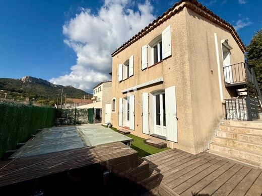 Luxe woning in Peypin, Bouches-du-Rhône