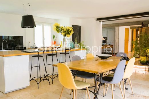 Luxury home in Miramas, Bouches-du-Rhône