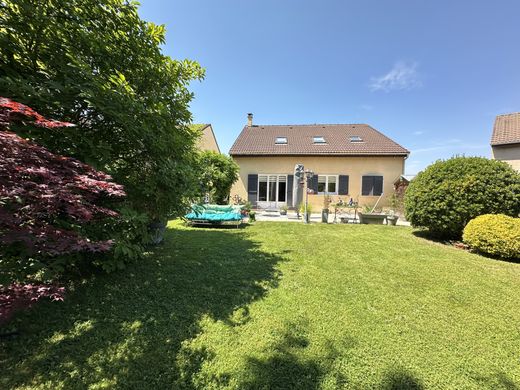 Luxus-Haus in Émerainville, Seine-et-Marne