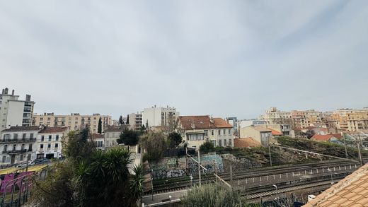 Duplex in Marseille, Bouches-du-Rhône