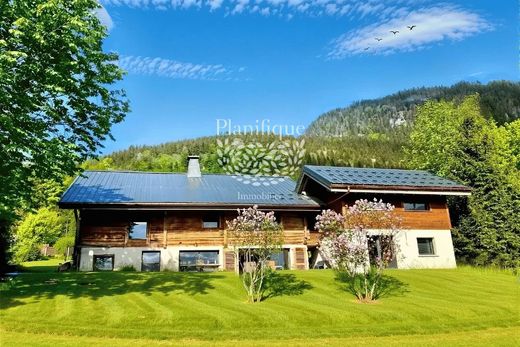 Luxe woning in Saint-Pierre-en-Faucigny, Haute-Savoie