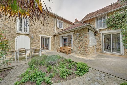 Casa di lusso a Orgeval, Yvelines