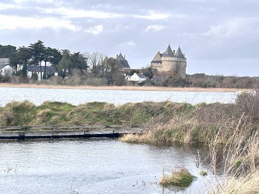 Grond in Nantes, Loire-Atlantique