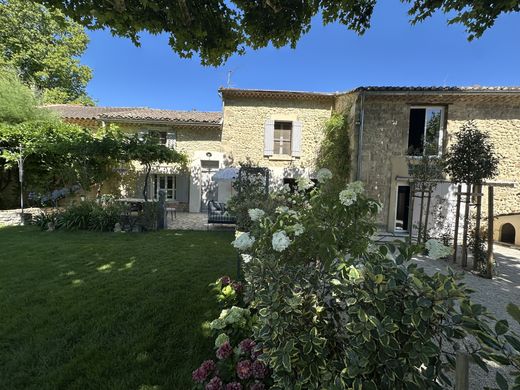 Noves, Bouches-du-Rhôneのヴィラ