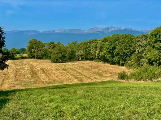 Grond in Divonne-les-Bains, Ain