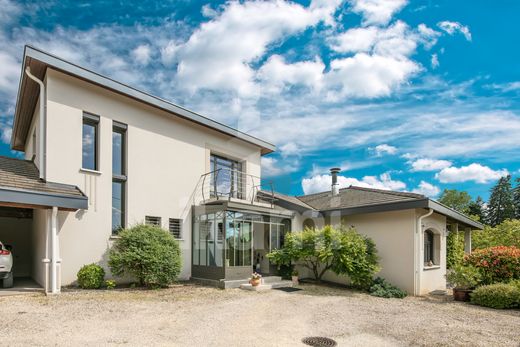 Luxe woning in Coublevie, Isère