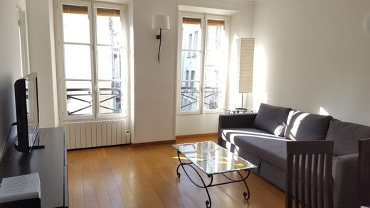 Apartament w Beaubourg, Marais, Notre Dame - Ile de La Cité, Paris