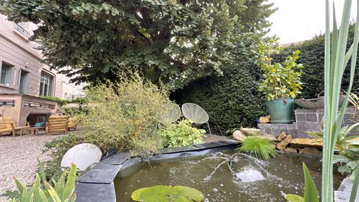 Boën-sur-Lignon, Loireの高級住宅