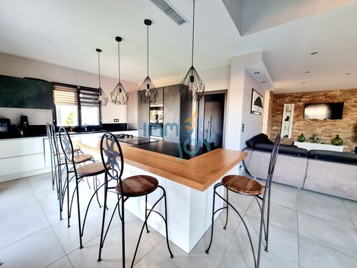 Luxury home in Montady, Hérault