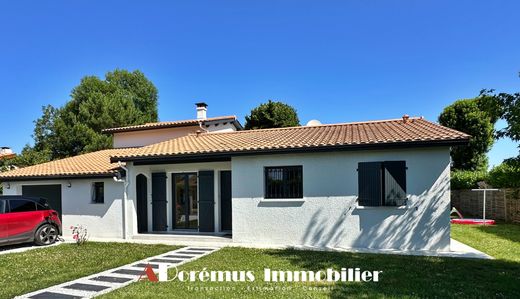 Luksusowy dom w Camblanes, Gironde