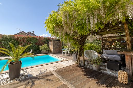 Вилла, Aix-les-Bains, Savoy