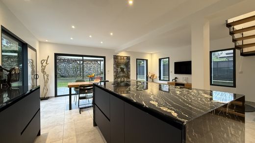 Luxury home in Prévessin-Moëns, Ain