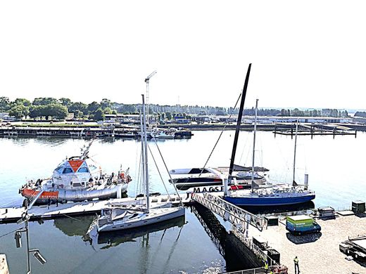 Apartment / Etagenwohnung in Lorient, Morbihan