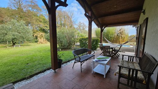 Casa di lusso a Martillac, Gironda