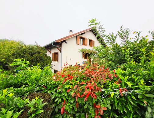 Villa in Marcellaz-Albanais, Haute-Savoie