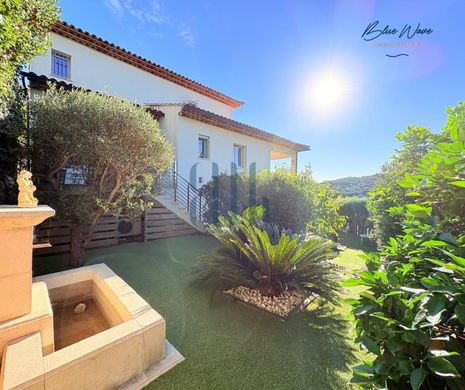 ‏בתי יוקרה ב  Sainte-Maxime, Var