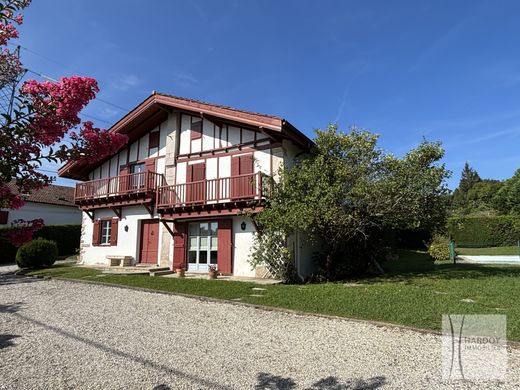 Maison de luxe à Ascain, Pyrénées-Atlantiques