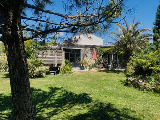 Luxury home in Mornac-sur-Seudre, Charente-Maritime
