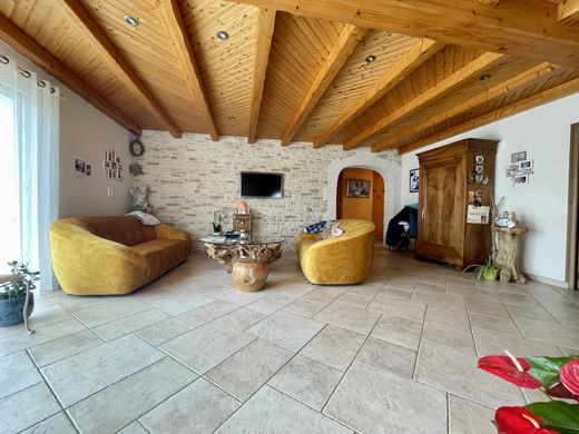 Luxury home in Les Sables-d'Olonne, Vendée