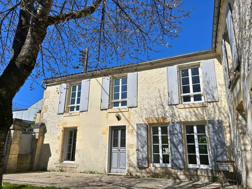 Maison de luxe à Cognac, Charente