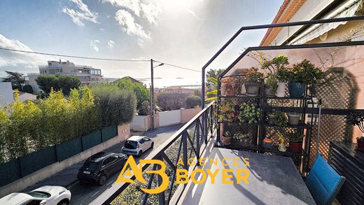 Apartment / Etagenwohnung in Bandol, Var