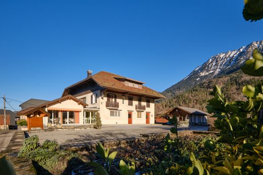 Casa di lusso a Seythenex, Alta Savoia