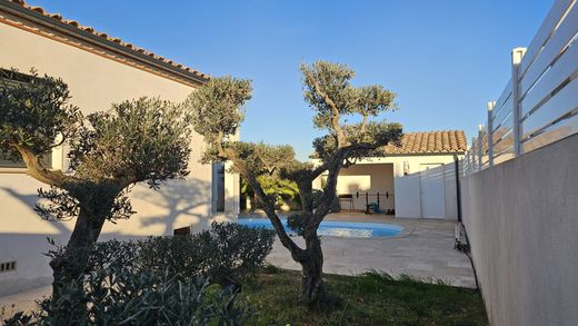 Villa a Saint-Gilles, Gard