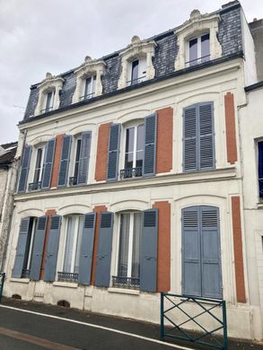 Luxe woning in Mennecy, Essonne