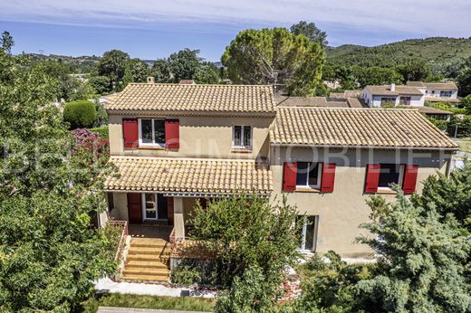 Вилла, Eyguières, Bouches-du-Rhône